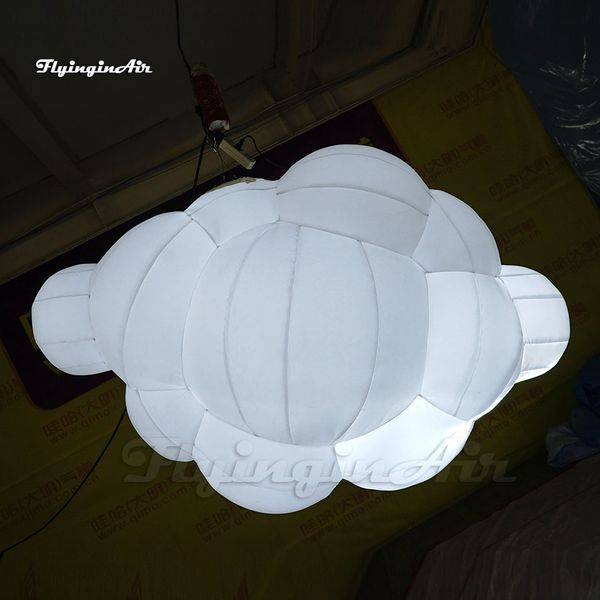 Incrível grande balão branco inflável pendurado em nuvem com luz LED RGB para decoração de festa de clube