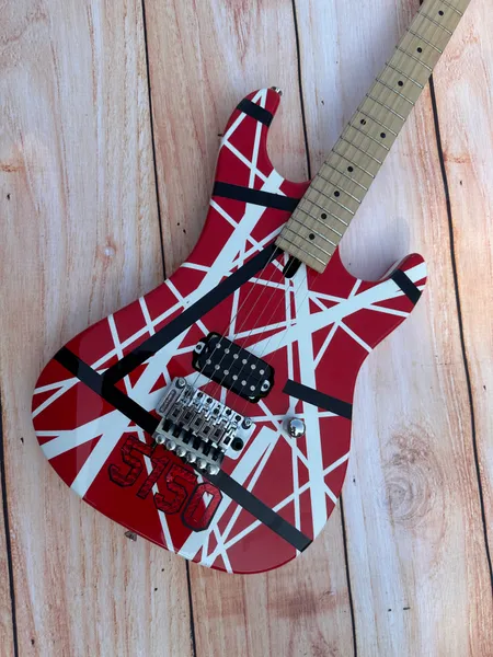 Chitarra chitarra 5150 chitarra elettrica, corpo ontano importato, tastiera di acero canadese, firma, rosso classico e bianco