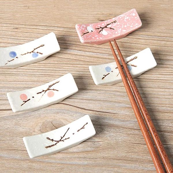 Conjuntos de louça 8 pcs flor de ameixa padrão cerâmica pauzinhos resto estilo japonês suporte rack colher garfo titular (cor aleatória)