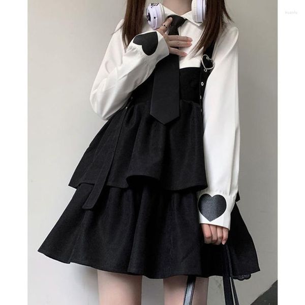 Vestidos casuais Suspender Strap Gothic Dress Black Japonês estilo doce Sweet Loose Jk Cake