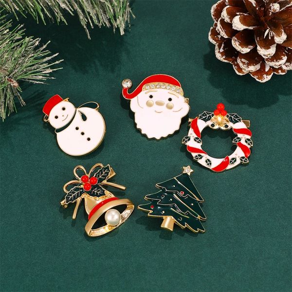 2024 broches de ano novo bonito papai noel boneco de neve grinalda broche de árvore de natal alfinetes de lapela para saco feminino presentes de natal