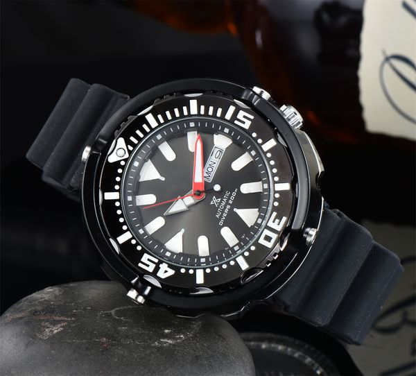 2023 Hochwertige Top -Marke Seikx X -Serie Luxus Herren Watch Fashion Silicon Armband Armbandwatch Automatic Date Sport Designer Bewegung Quarz Uhren Montre Montre