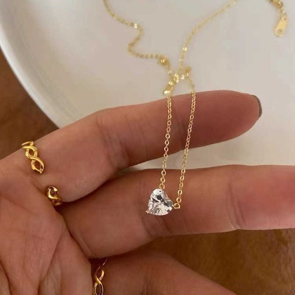 Design Love Zircon Colar para Mulheres S925 Banhado a Prata com Ouro 14k em Forma de Coração Um Diamante Super Espumante Corrente de Colar Macio