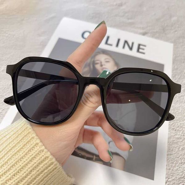 Occhiali da sole Nuovi occhiali da sole di marca Occhiali quadrati Occhiali da vista colorati personalizzati Occhiali da sole vintage universali alla moda Tenda UV400 P230406