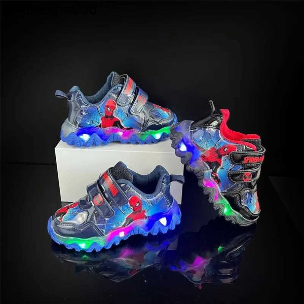 Spor ayakkabı çocukları LED hafif yumuşak taban koşu ayakkabıları erkek moda karikatür parlak pu deri siyah mavi ayakkabı spor ayakkabı boyutu 27-32L231106