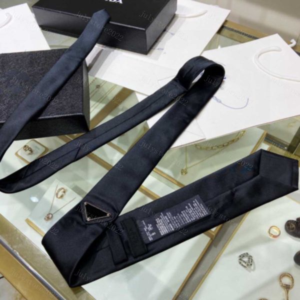 Designer masculino Torne do pescoço Mulheres decote preto Compresas de luxo homens laços de seda