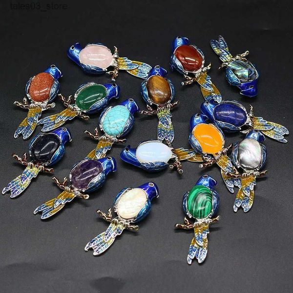 Pins Broschen 5PCS Großhandelspreis Natürlicher Halbedelstein Cloisonne Papagei Brosche Anhänger für Schmuckherstellung DIY Halskette Ohrring Accesso Q231107