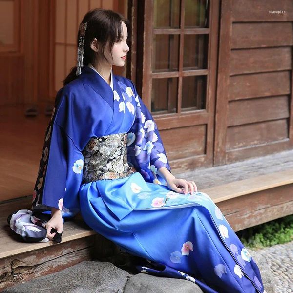 Ethnische Kleidung, japanischer traditioneller Kimono für Damen, blaue Farbe, Schmetterlingsdrucke, Herbstkleid, klassisches Yukata-Cosplay-Kostüm, Pografie