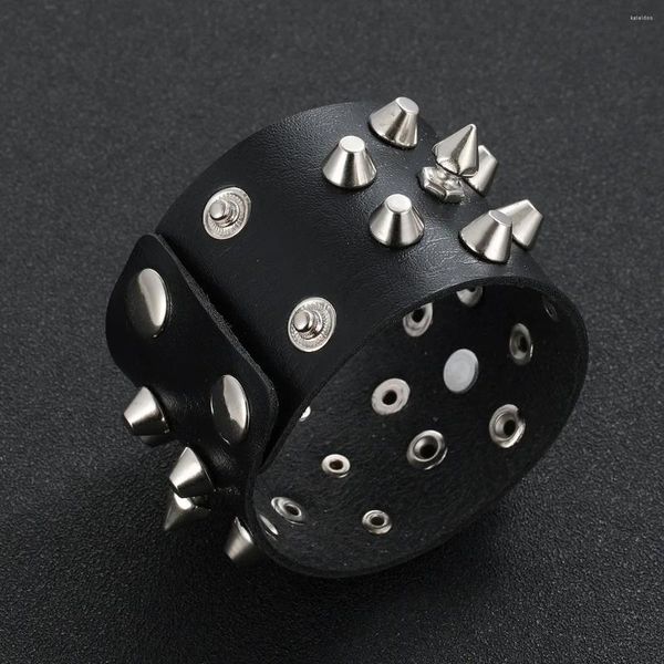 Braccialetti con ciondoli Polsino largo in pelle PU Punk Gothic Rock Bracciale unisex Tre file Cuspidal Spikes Rivet Stud Regalo di gioielli da uomo