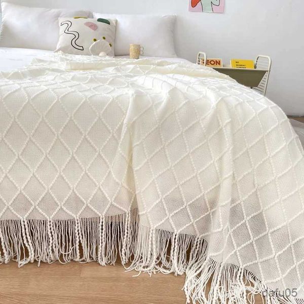 Decken Pucken Bonenjoy Weiße Farbe Strickdecke Nordic Plain Bett Dekorative Fadendecken mit Quaste Mantas de Cama Invierno Sofa Plaids