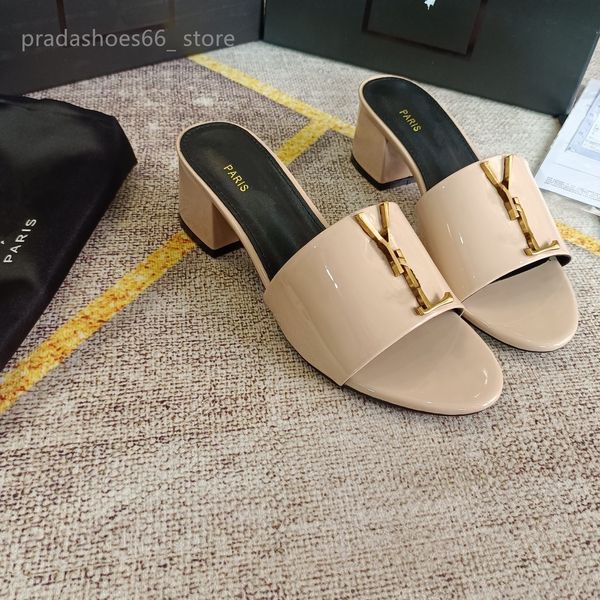 Paris 2023 Couro Genuíno Sandália Feminina Dedo Aberto Decoração de Metal Uma Alça Design de Luxo Mule Salto Chunky Calçado Chinelo Tory Verão Casual Ao Ar Livre Slides