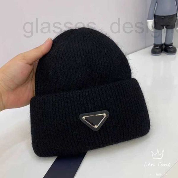 Beanie / Skull Caps Designer Outono e Inverno Novo Triângulo Coelho Cabelo Malha Chapéu de Lã Versátil Combinando Estilo Casal Frio Ins Sombrinha UVOV