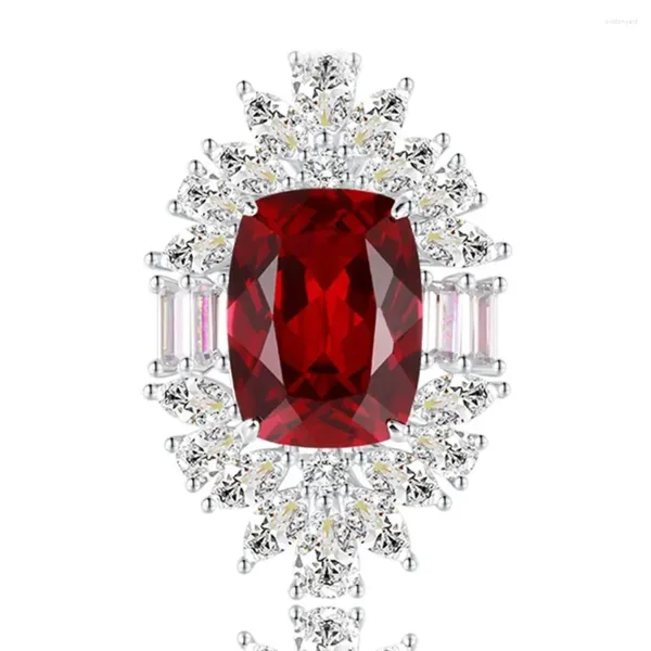 Küme Yüzük Mağazası Lüks 925 STERLING Gümüş VVS 3EX 10CT Simüle Moissanit Ruby Taş Düğün Yüzüğü Kadınlar için Güzel Takı