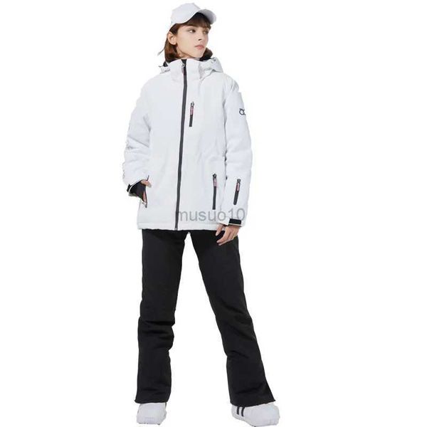 Altri articoli sportivi Giacche da sci bianche pure e pantaloni con cinturino per le donne Abbigliamento da neve Abbigliamento Tute da snowboard Set Costume invernale impermeabile per ragazza HKD231106