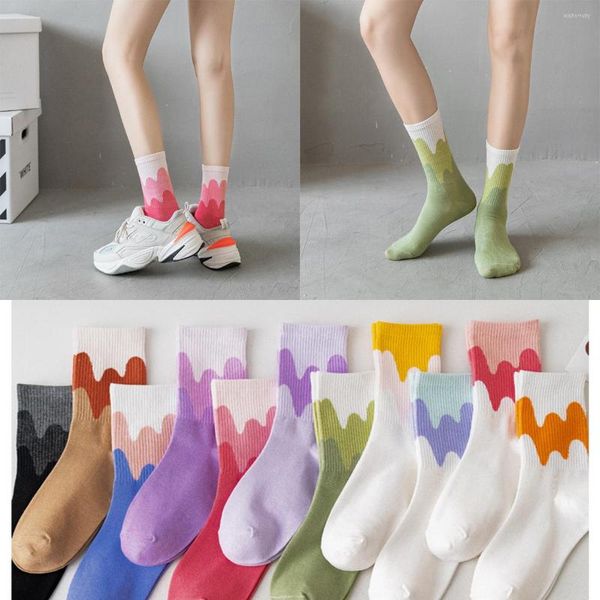 Damen Socken Frühling und Sommer Baumwolle Damen Mode In-Tube Persönlichkeit Polka Dot Gestreift Bonbonfarbe Paar Sportstrümpfe im College-Stil