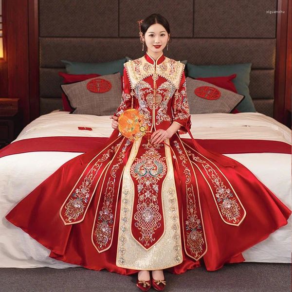 Roupas étnicas Tradicionais Mulheres Red Cetim Lantejoulas Beading Vestido de Casamento Retro Estilo Chinês Casar Phoenix Bordado Cheongsam