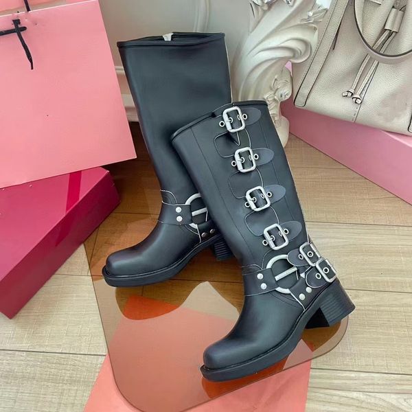 Winter-Harness-Gürtel, Rindsleder mit Schnalle, Biker-Kniestiefel, klobiger Absatz, Reißverschluss, Ritterstiefel, modische Stiefeletten mit quadratischer Zehenpartie für Damen, luxuriöse Designer-Schuhe