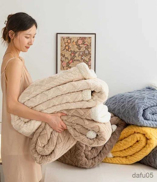 Coperte Fasce Autunno Inverno Coperta calda per letto matrimoniale Peluche spesso morbido divano Coperte Confortevole trapunta in tessuto in pile corallo tinta unita R231106