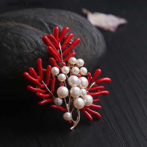 Spille Spille Mare Corallo di bambù Perla d'acqua dolce Spilla giubilante rossa Q231107