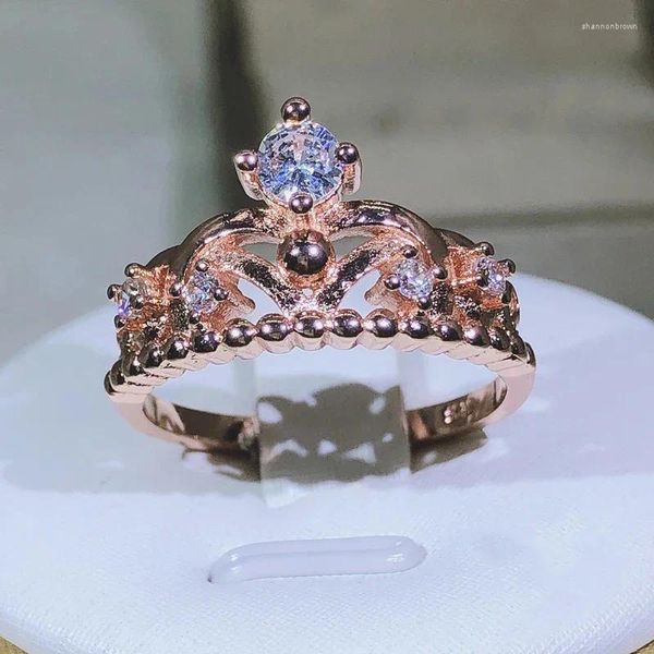 Anelli a grappolo in argento 925 dolce per le donne di lusso scava fuori la principessa corona blu viola rosso zircone anello in oro rosa gioielli di moda