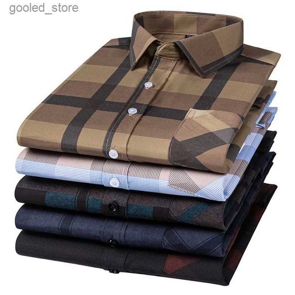 Camicie casual da uomo Nuove camicie scozzesi a maniche lunghe per uomo Abbigliamento classico a quadri moda Easy Care Morbido uomo d'affari Smart Dress Camicia casual Camisa Q231106