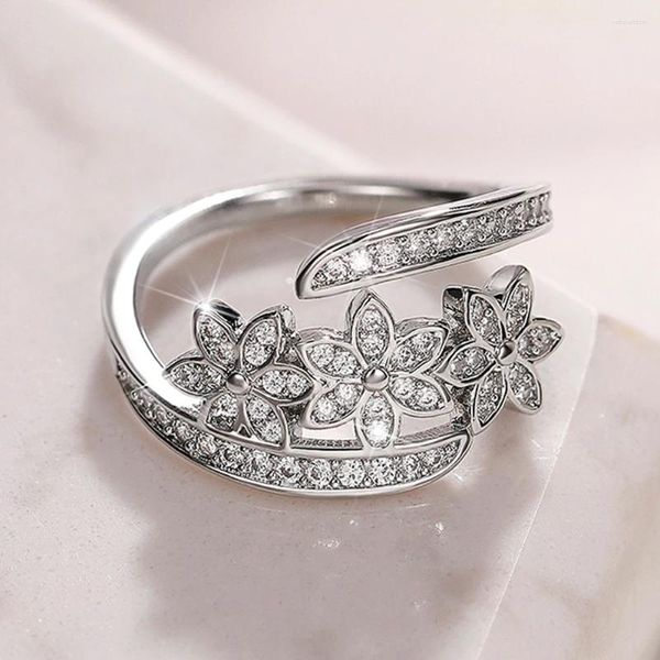 Кольца кластера Huitan изысканное женское кольцо на палец с блестящим кристаллом CZ Bling женский для вечеринки хороший подарок на годовщину эффектные ювелирные изделия