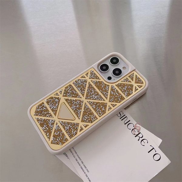 Luxuris Sparkling Rhinestone Phone Designers Moda Golden Silver Triangle Letters Caso de capa do iPhone para iPhone 14 13 12 Pro Max