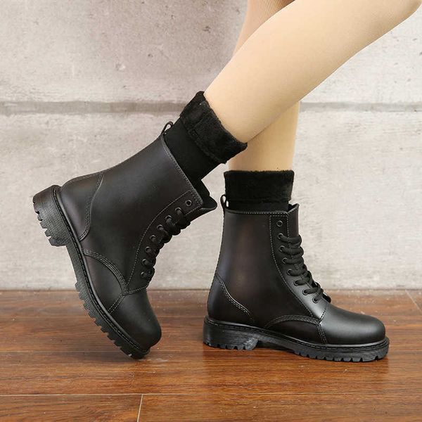 Botas de moda feminina botas de chuva de água impermeável Sapatos de água de lama de borracha Rainboots Lace Up Black PVC Botas de tornozelo costurando plus size 44 AA230406