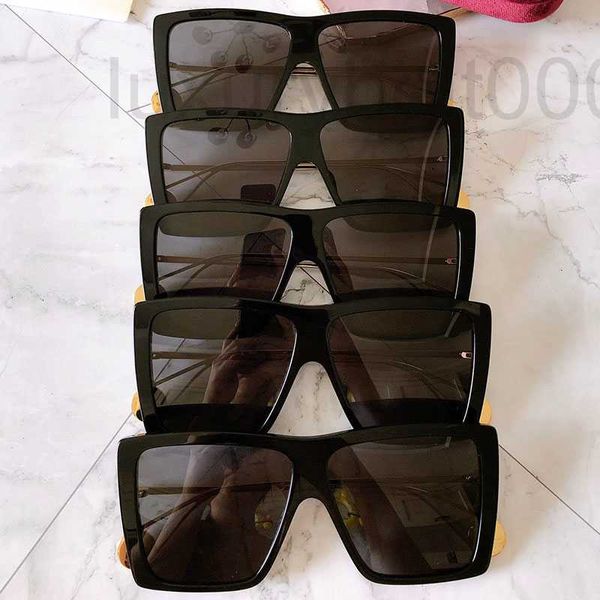 Óculos de sol Designer moda feminina Óculos de sol Sol Solid Black Fre com Pequeno Dourado Design do Templo UV400 Espelho Anti-Radiação 0434 Qualidade Superior 90dz