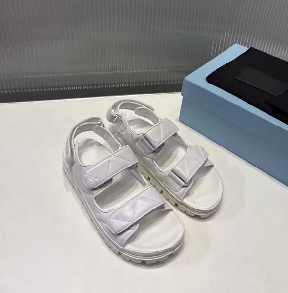 Frauen dicke flache Sandalen Mode echte Ledernähte Strandschuhe zeigen lässige Straße Party Hochzeitskleid Jeans Schuhe Größe 35-41