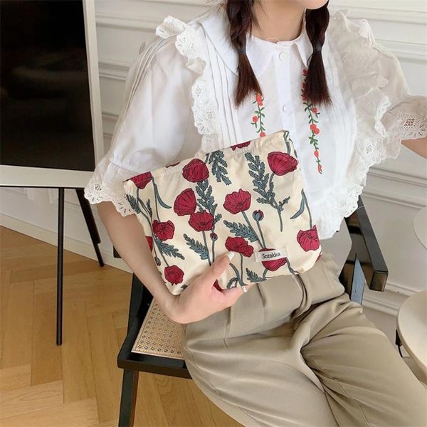 Sacos cosméticos meninas grande capacidade portátil compõem bolsa batom saco de embreagem multi-função floral japão estilo produtos de higiene pessoal organizador
