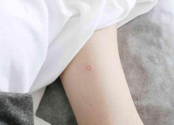 Simpatico cuore rosso adesivo tatuaggio temporaneo impermeabile tatuaggio finto donna ragazza tatuaggi finto tatouage viso gioielli festival tatuaggio Y112535713643