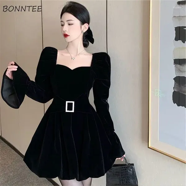 Abiti casual stile francese mini velluto nero per donna vintage colletto quadrato femminile elegante abito da ballo da sera autunnale elegante