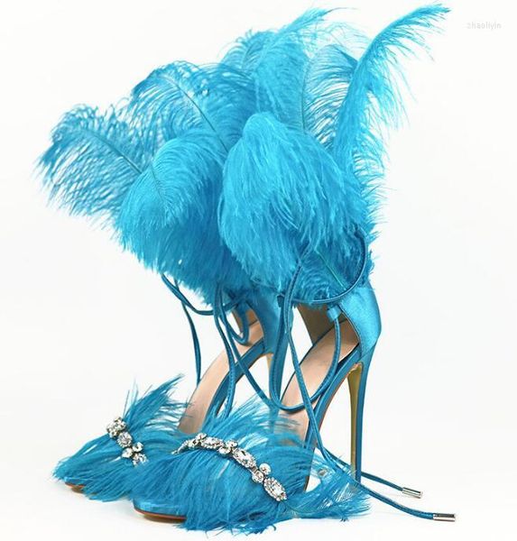 Elbise Ayakkabı Moda Renkli Tüy Gladyatör Sandalet Kadın Stiletto Çapraz Bağlı Pompalar Kristal Açık Ayak parmakları Bling Rhinestone Sahne Sandalyas