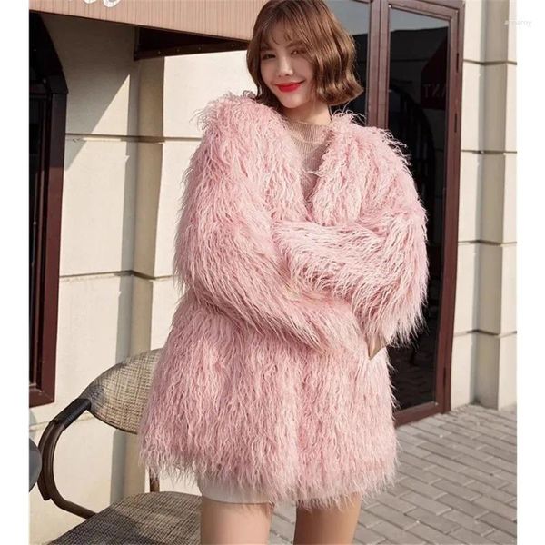 Женская меховая куртка 2023 с v-образным вырезом, пушистая розовая, зеленая искусственная куртка, зимняя длинная овечья куртка оверсайз, женская офисная уличная одежда, уютные пальто