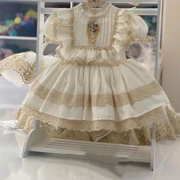 Vestidos de menina 0-8y Baby Girl Milk Milk Vintage Lace Princess Dress para feriados e batismo Eid 230407