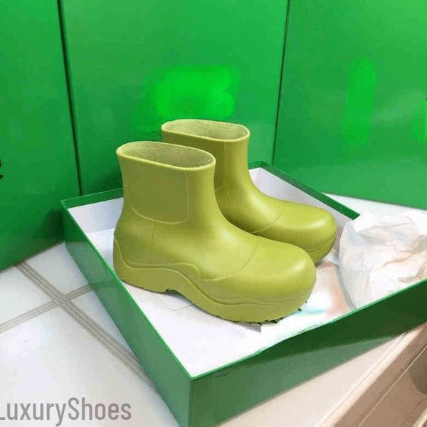 Дизайнеры Knight Boots Sponge Cake Martin Motorcycle Brand Женские снежные ботинки зимние леса Рождество Рождество теплые женщины спортивные повседневные туфли на открытом воздухе 040