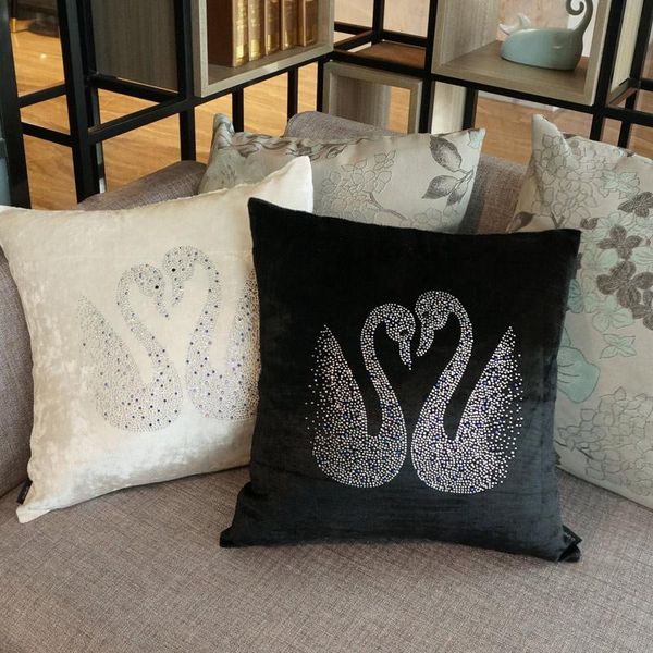 Travesseiro /capa de cisne branca decorativa Casal romântico de veludo decorativo Rhinestone Throw Wedding Pillow /decorativo