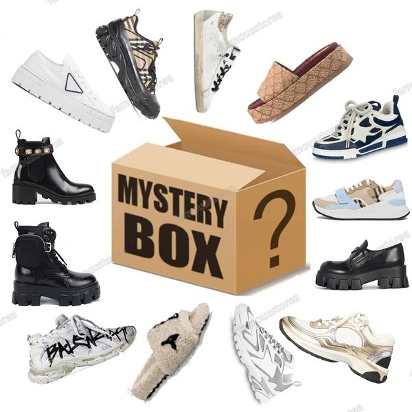 Weihnachtsgeschenk Mystery Box zufälliger Stil Designer Sneaker Reflexionssneakerinnen Frauen Pantoffeln Frauen Boot Männer Schuhe Trainer Verschiedene Serieschuhe Großer Verkauf