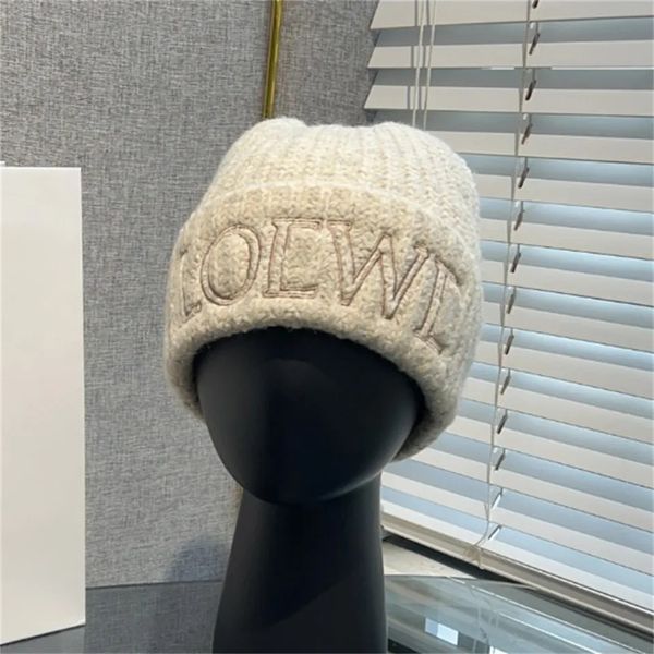 2024 Designer di lusso Beanie Skull Caps Moda Cappelli lavorati a maglia Inverno Caldo Protezione per le orecchie Uomini e donne Casual Cappello da sci all'aperto di alta qualità