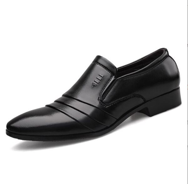 2023 Novos homens de luxo Business baile Sapatos de couro de couro baixo vestido de salto binge brogue spring botas de tornozelo vintage clássico masculino casual sapato eu38-48