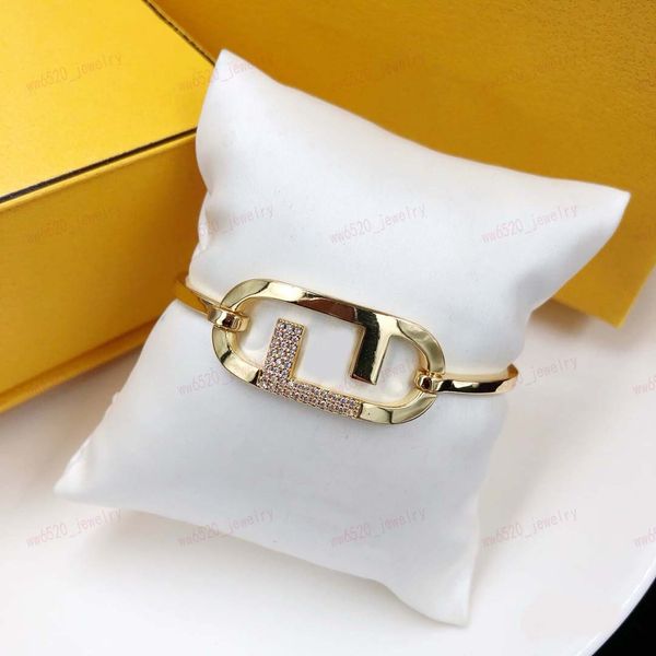 Gold-Manschettenarmband, galvanisiertes 18-karätiges Goldkupfer, stilvolles, schlichtes Damenarmband, Valentinstag, Weihnachten, Schmuck, hochwertige Geschenke