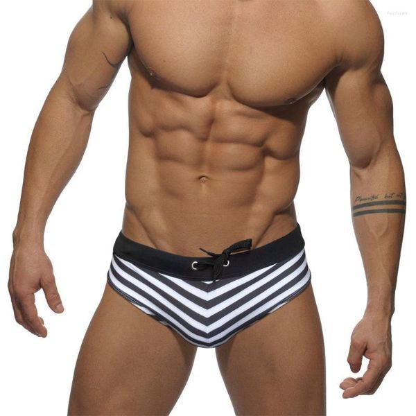 Camisetas masculinas Roupa de banho Wy30 Listras pretas Sexy Cintura baixa masculina Shorts de praia para natação de verão Biquínis de surfe Calções de banho Calções de banho