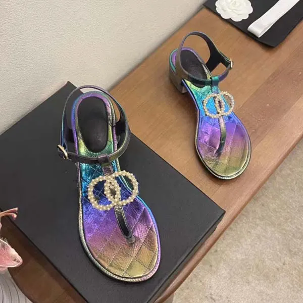 Tasarımcı Kadın Sandalet Bayan Slaytlar yeni stil Dana derisi kapitone Moda Platformu Rahat Ayakkabılar Yaz Plaj Terliği 35-42 kutu ve Alışveriş çantası ile