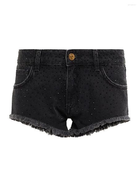 Damen-Shorts mit Diamanten und verzierten Kanten aus altem Fell. Schwarzer, ultrakurzer Denim mit niedrigem Bund