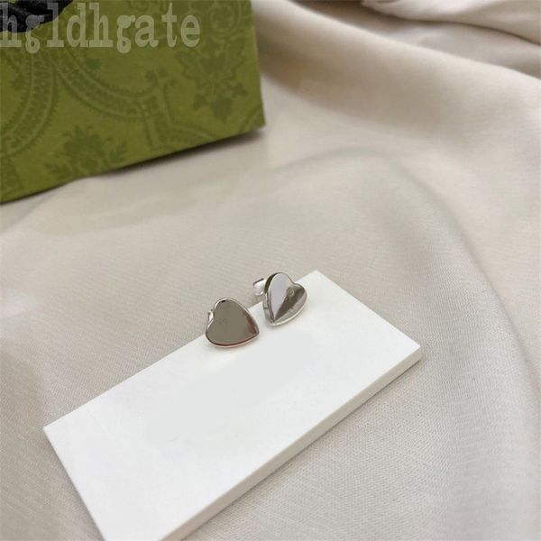 Orecchini in argento placcato orecchini di lusso orecchini a forma di cuore orecchini a bottone accessori per gioielli senior donne regali per la festa della mammaorecchino di design moderno a chiave bassa ins ZB017 E23