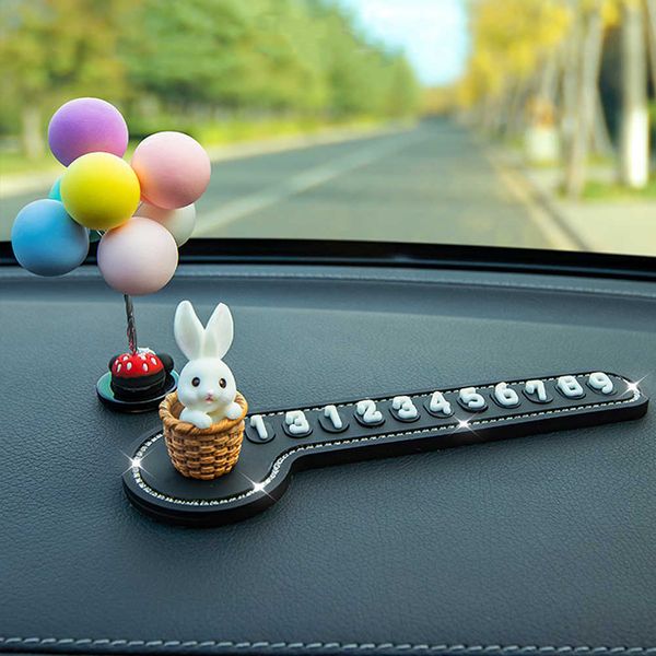 Decorazioni Targa telefonica per auto Interni Decorazioni per anime Ornamenti per cactus carini Fragranza per auto Accessori per carte di parcheggio temporaneo nascosti AA230407