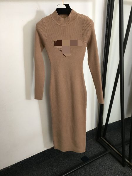 1106 2023 Abito da passerella Abito autunnale Marchio Stesso stile Impero Girocollo Manica lunga Abiti casual di base Abito da donna Moda 20238638