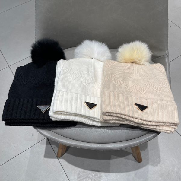 Abito super caldo con lettera, cappello e sciarpa, pradity, in due pezzi, in lana di coniglio, cashwool, per l'autunno e l'inverno