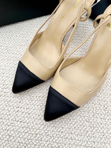 2023S Designer de verão Sandals Ladies Sandals de luxo de alta qualidade Sandálias de couro de salto alto requintado, adequado para várias ocasiões